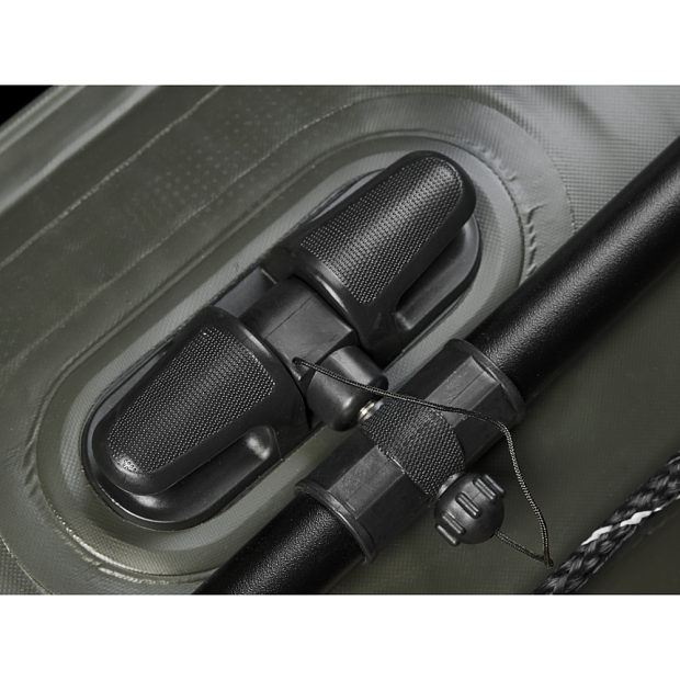 Laiva Outland FM-285SL ar motora stiprinājumu